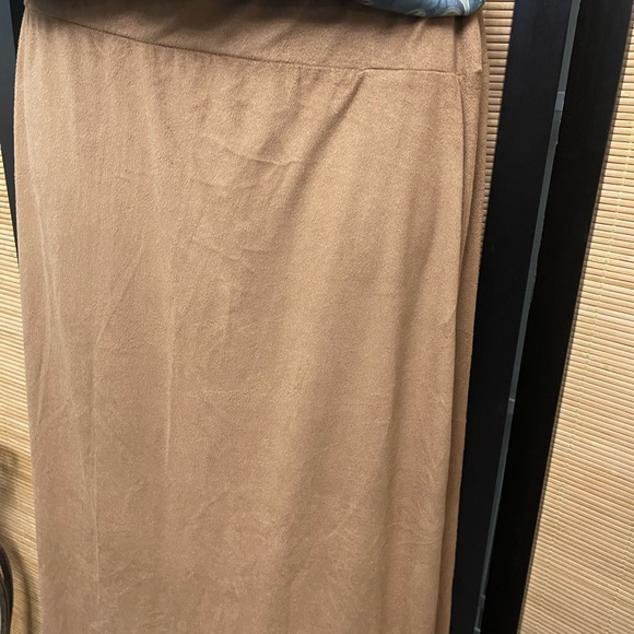 Suede-like Maxi Skirt 14/16 - Picture 5 of 5